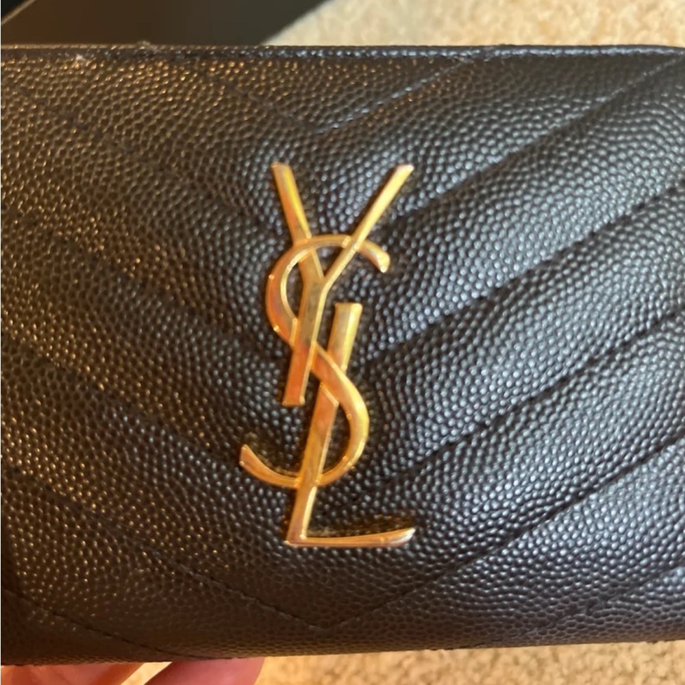Authentic YSL Saint Laurent Quilted Black Wallet with Gold Monogram - Picture 3 of 8